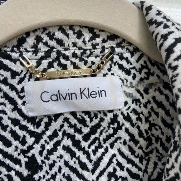 Black and White Printed Calvin Coat - Picture 2 of 4